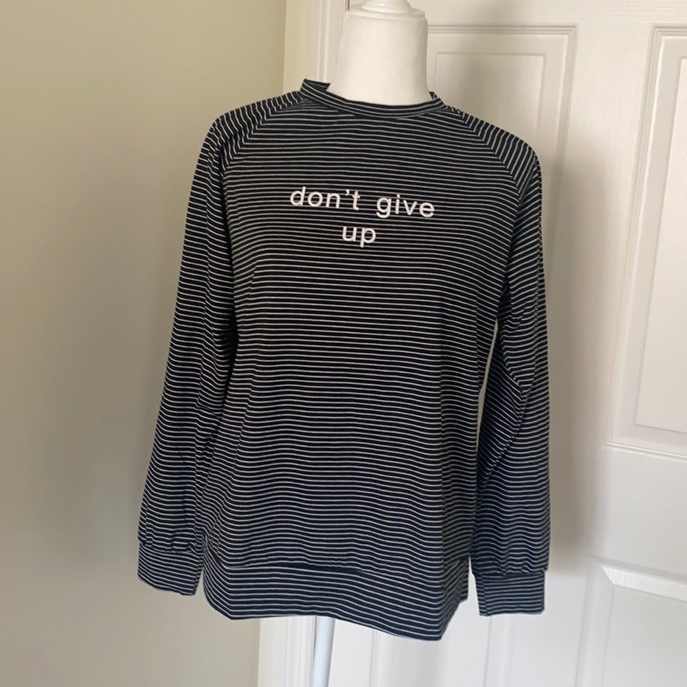 Super cute long sleeve top